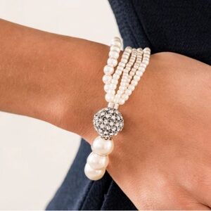 Elegant Pearl and Silver Bracelet